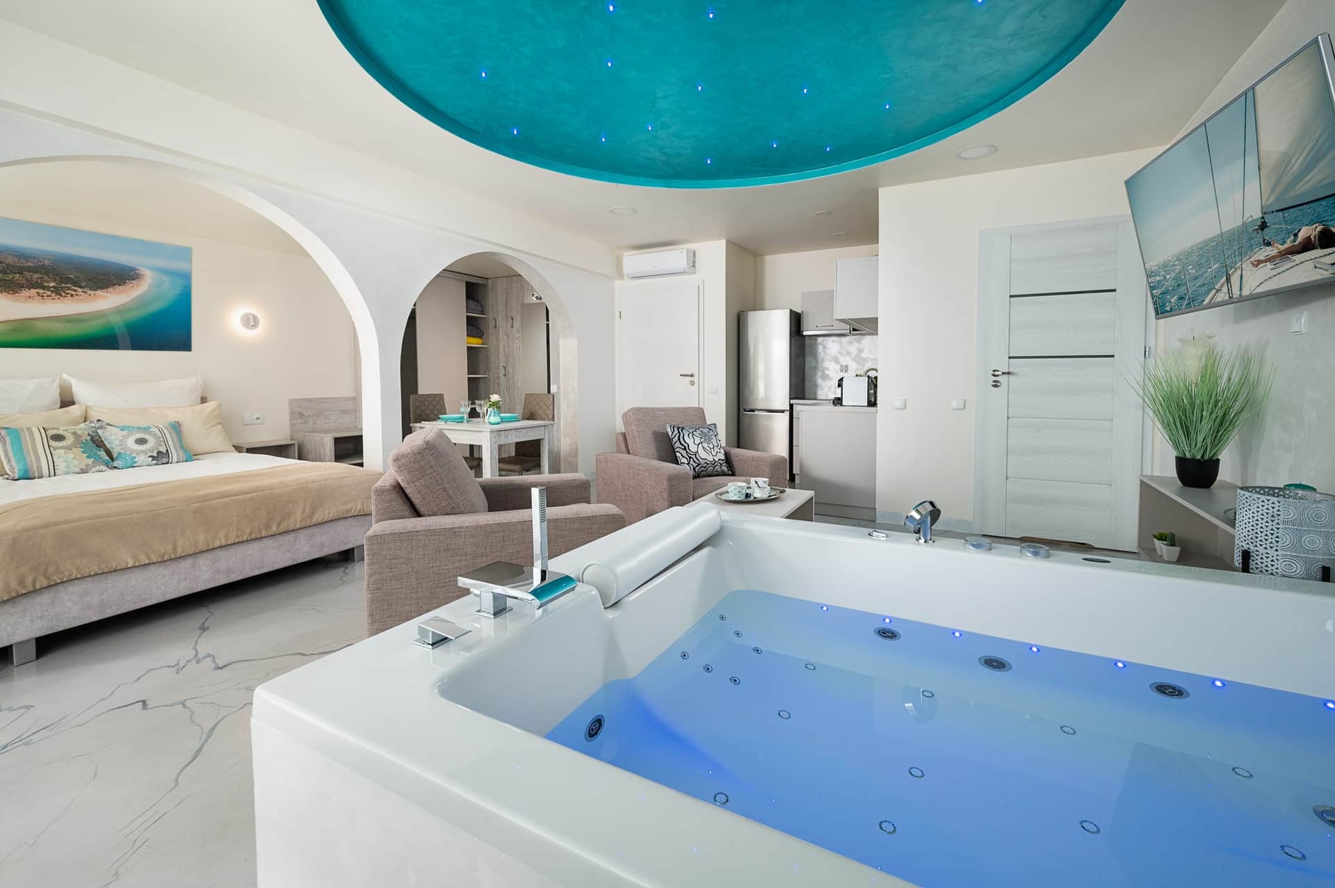 Jacuzzi w Apartamencie Lazurowym