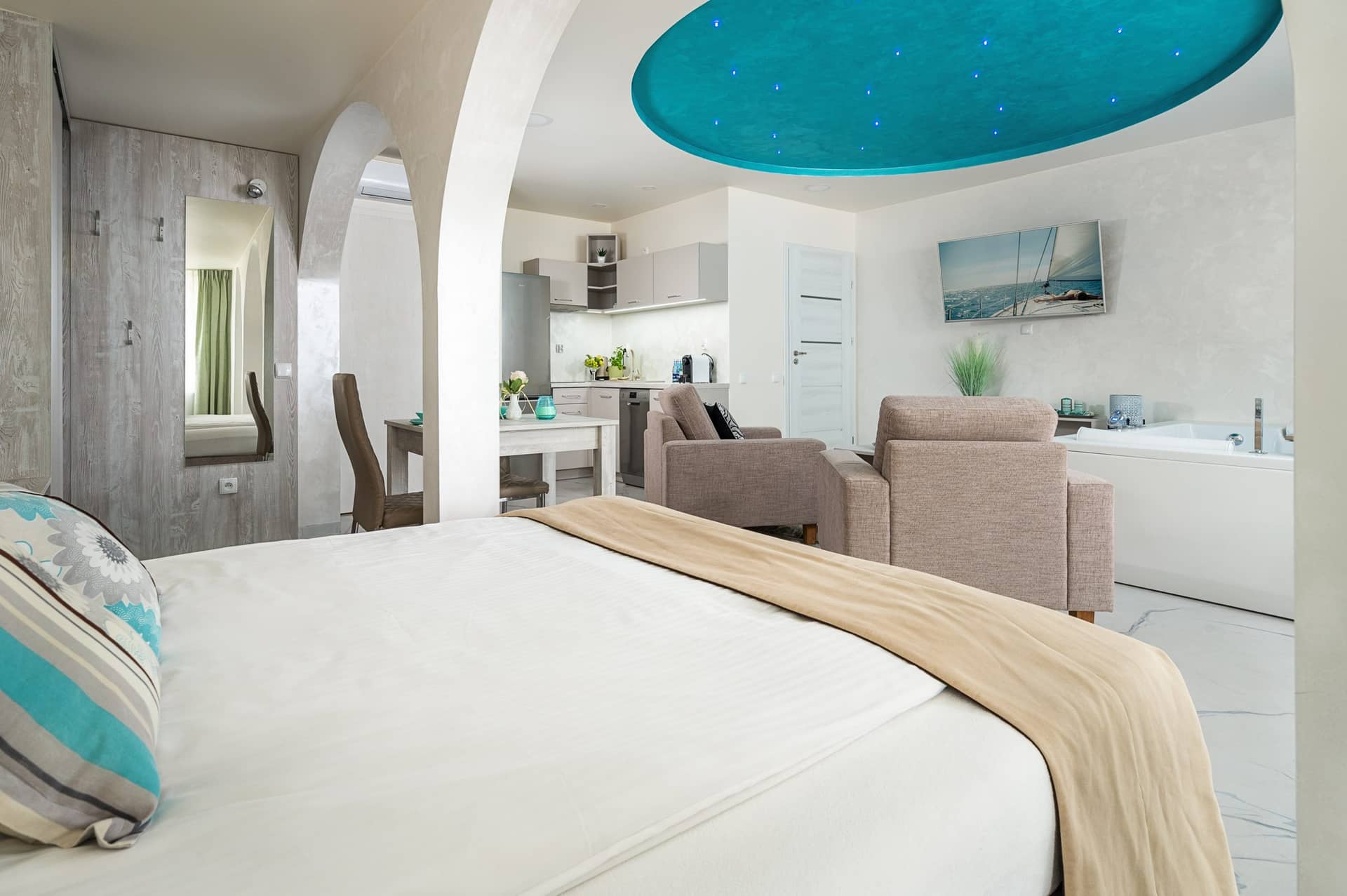 Apartament lazurowy z jacuzzi, zdjęcie 4