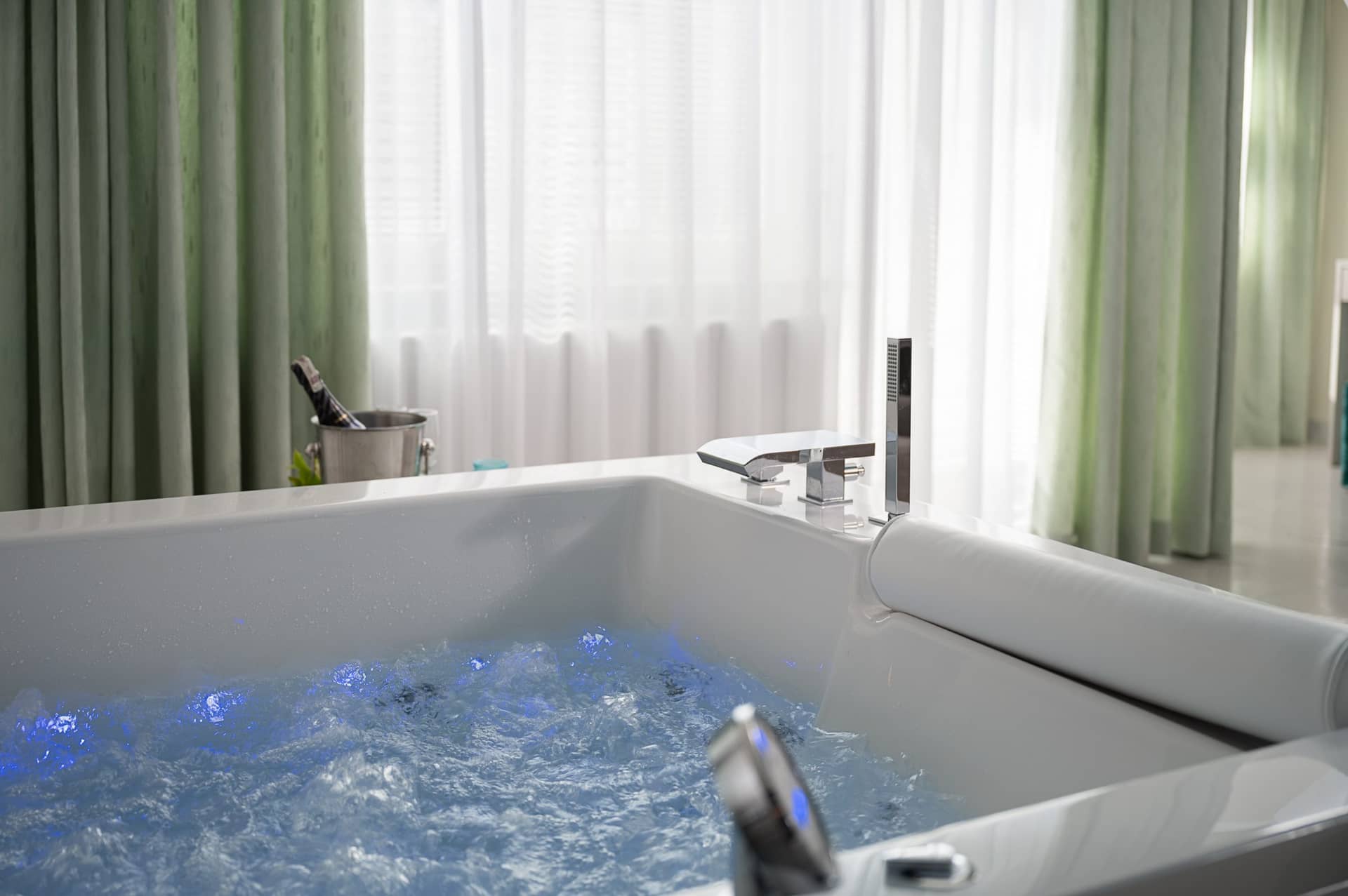Apartament Lazurowy z jacuzzi, Elegante Władysławowo